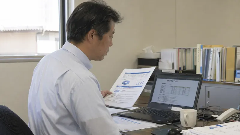 Geminiで報告資料を自動作成！情報収集から要約まで一気に効率化