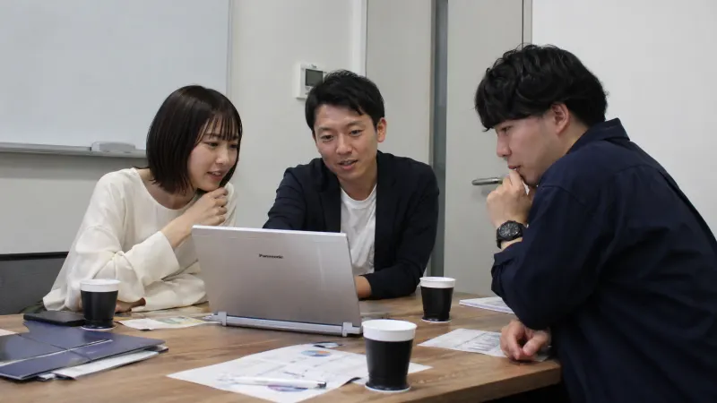 議事録レビューの往復コメントが激減。AI記録×口頭確認で効率3倍に